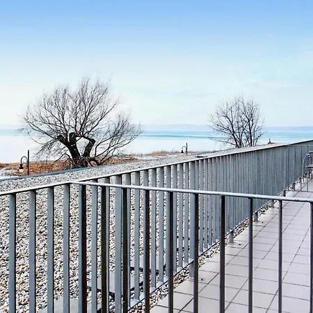 Stunning In W/ 1 Bedrooms