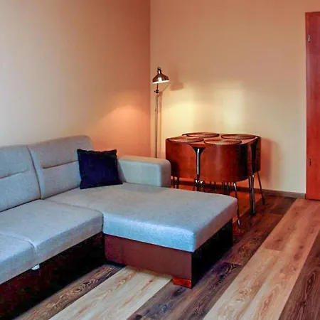 Stunning In W/ 1 Bedrooms